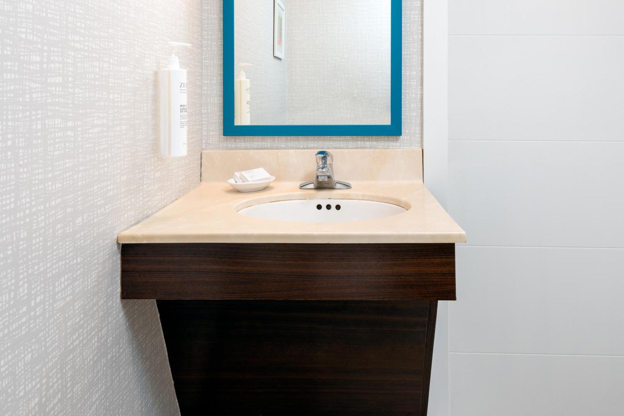 Hampton Inn Hartford Airport Windsor Locks Eksteriør bilde