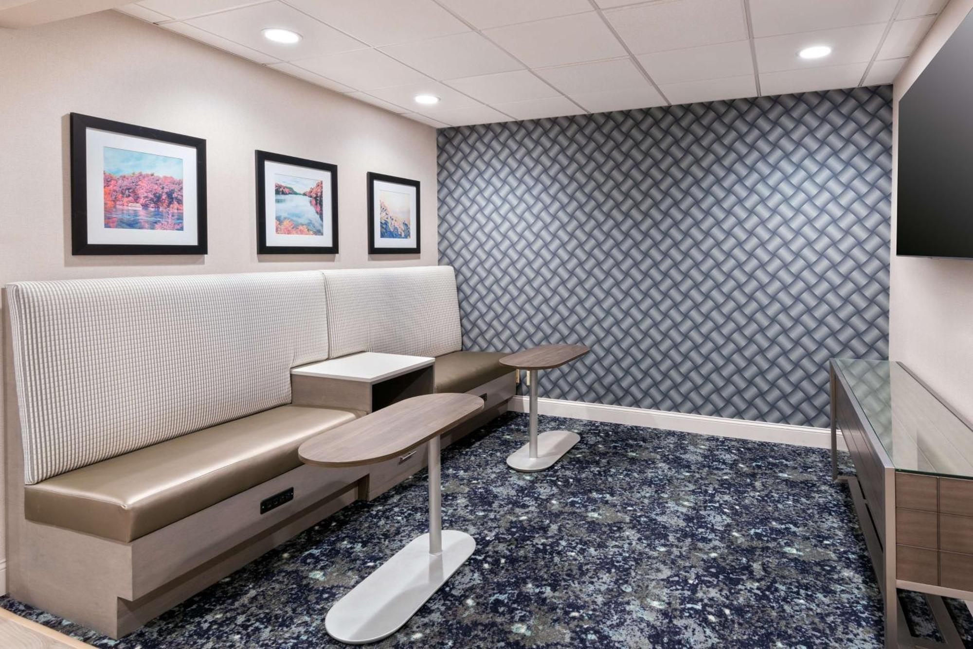 Hampton Inn Hartford Airport Windsor Locks Eksteriør bilde